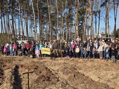 Wspólne sadzenie, wspólna przyszłość – podziękowanie dla lokalnej społeczności.